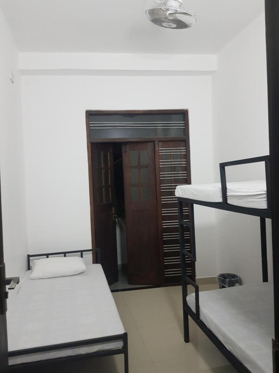 Steps Backpackers Hostel 콜롬보 외부 사진
